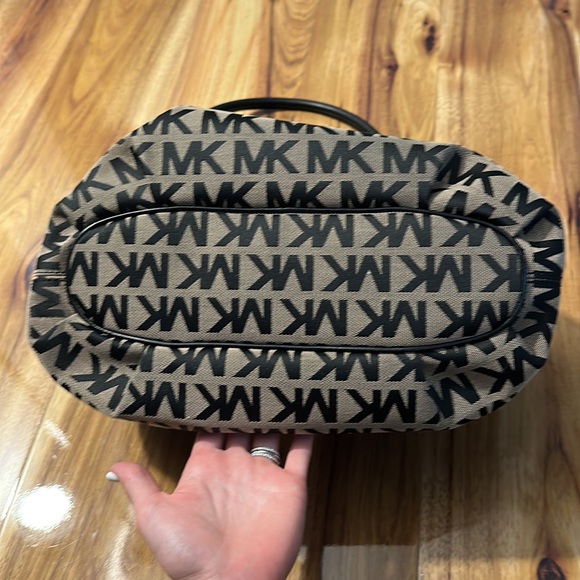 Elegant MK Logo Tote in Black and Tan - Picture 7 of 7